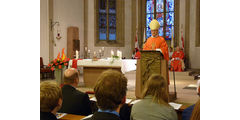 Firmung 2015 in Naumburg (Foto: Karl-Franz Thiede)